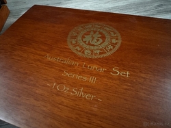 Sada pěti stříbrných mincí 1oz Perth Mint Lunarní kalendář Série III v etui s kartou mincí 