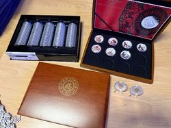 Sada sedmi stříbrných mincí 1oz Perth Mint Lunarní kalendář Série III v etui s kartou mincí 