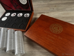 Etue Lunarní kalendář Série III  s kartou a mincí Rok koně 2026