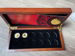 Etue pro serii 3 Lunární kalendář - zlaté 12x 1/4oz 